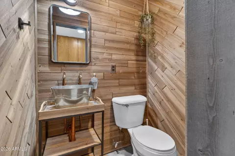 Bath - 1048 N Arrowhead Ln, Dewey, AZ 86327 photo 1 of 6