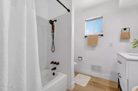 Bath - 1048 N Arrowhead Ln, Dewey, AZ 86327 photo 3 of 6