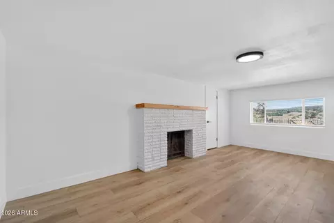 Living - 1048 N Arrowhead Ln, Dewey, AZ 86327 photo 5 of 6