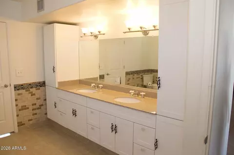Bath - 485 S Pino Cir, Apache Junction, AZ 85120 photo 3 of 8