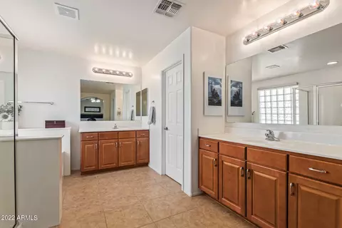 Bath - 3228 E Anika Dr, Gilbert, AZ 85298 photo 3 of 6