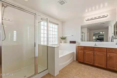 Bath - 3228 E Anika Dr, Gilbert, AZ 85298 photo 4 of 6