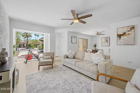 564 E Royal Palms Dr, Mesa, AZ 85203 photo 11