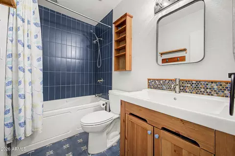Bath - 2109 E Dunbar Dr, Tempe, AZ 85282 photo 4 of 4