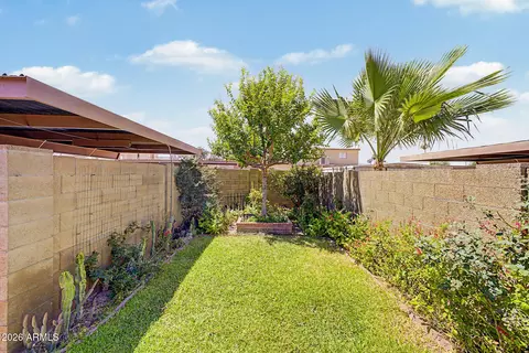 Exterior - 2109 E Dunbar Dr, Tempe, AZ 85282 photo 2 of 6