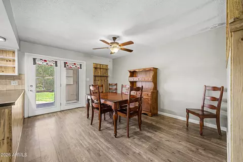 Dining - 2109 E Dunbar Dr, Tempe, AZ 85282 photo 1 of 2