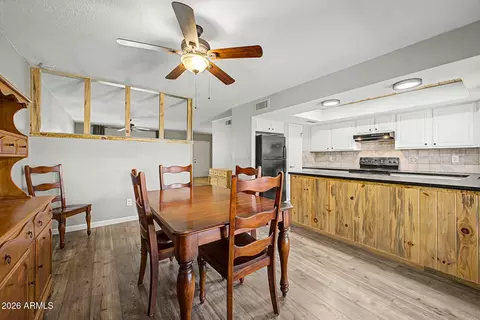 Dining - 2109 E Dunbar Dr, Tempe, AZ 85282 photo 2 of 2