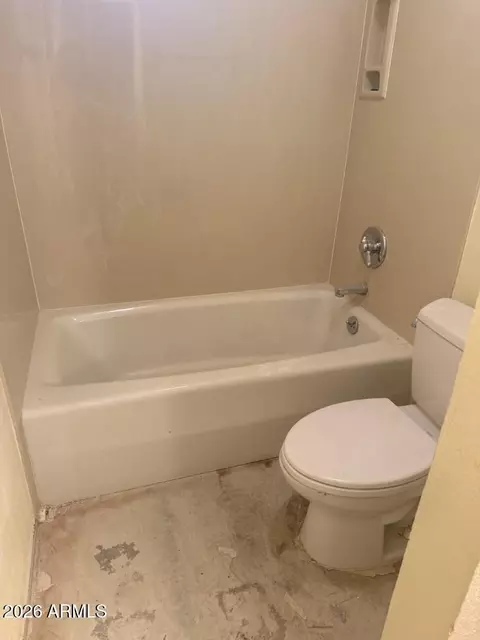 Bath - 2417 E Yucca St, Phoenix, AZ 85028 photo 3 of 3