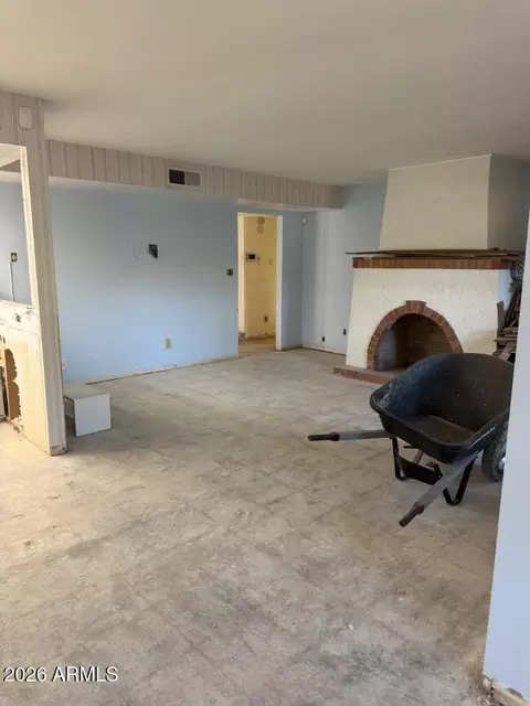 Living - 2417 E Yucca St, Phoenix, AZ 85028 photo 1 of 1