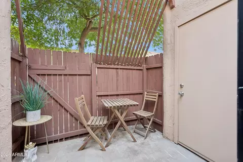 Exterior - 1035 E Northern Ave, Phoenix, AZ 85020 photo 3 of 4