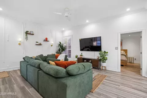 Living - 1035 E Northern Ave, Phoenix, AZ 85020 photo 2 of 2