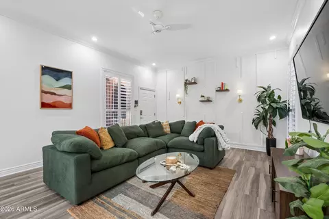 Living - 1035 E Northern Ave, Phoenix, AZ 85020 photo 1 of 2