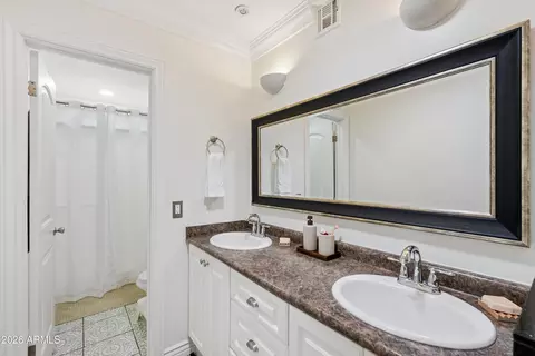 Bath - 1035 E Northern Ave, Phoenix, AZ 85020 photo 1 of 3