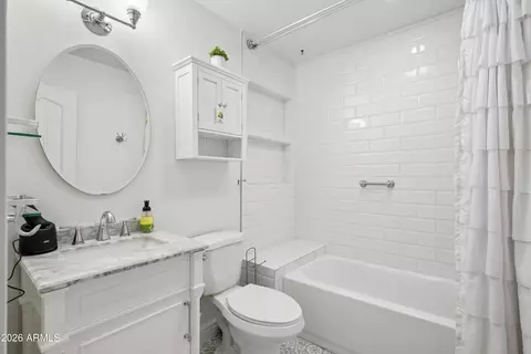 Bath - 1035 E Northern Ave, Phoenix, AZ 85020 photo 3 of 3