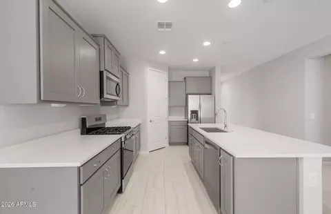 Entry Way - 2440 W Silver Fox Way, Phoenix, AZ 85045 photo 3 of 4