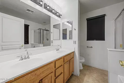 Bath - 2340 W Apollo Rd, Phoenix, AZ 85041 photo 1 of 2