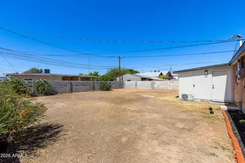 Exterior - 718 W 3rd Pl, Mesa, AZ 85201 photo 4 of 5