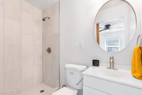 Bath - 718 W 3rd Pl, Mesa, AZ 85201 photo 1 of 2