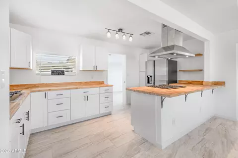 Kitchen - 718 W 3rd Pl, Mesa, AZ 85201 photo 2 of 6