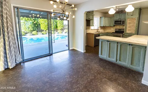 Dining - 3506 E Fairmount Ave, Phoenix, AZ 85018 photo 2 of 3