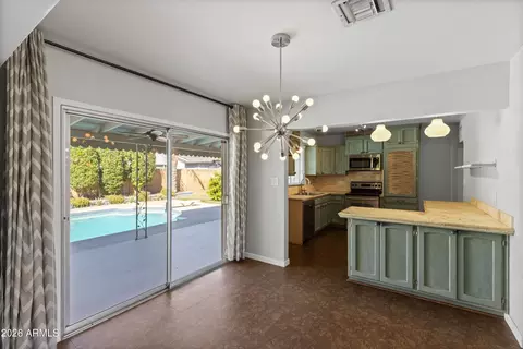 Dining - 3506 E Fairmount Ave, Phoenix, AZ 85018 photo 3 of 3