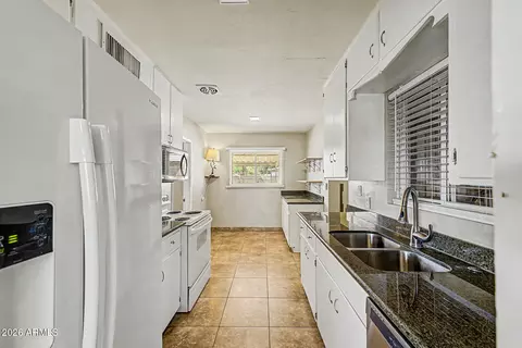 Kitchen - 2022 E Monterey Way, Phoenix, AZ 85016 photo 3 of 3