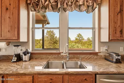 Kitchen - 1807 E Underwood Ln, Payson, AZ 85541 photo 3 of 5