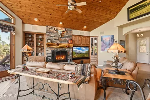 Living - 1807 E Underwood Ln, Payson, AZ 85541 photo 3 of 5