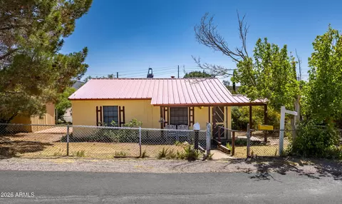 29 Hillside Ave, Bisbee, AZ 85603