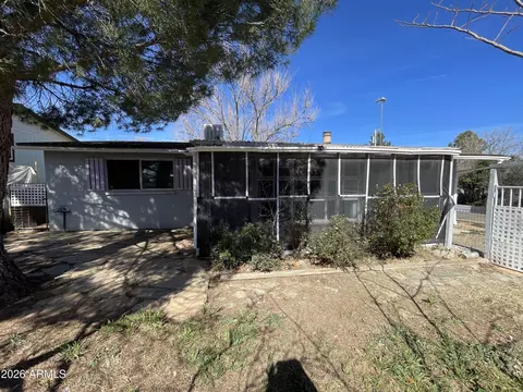 9820 S Ninth St, Mayer, AZ 86333