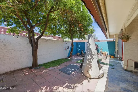 Exterior - 5233 N 15th Dr, Phoenix, AZ 85015 photo 4 of 7