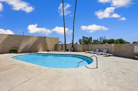 Exterior - 5233 N 15th Dr, Phoenix, AZ 85015 photo 6 of 7