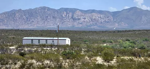 1913 N Roxie Rd, Tombstone, AZ 85638