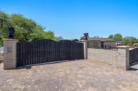 2939 E Angela Dr, Phoenix, AZ 85032 photo 1