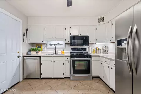2939 E Angela Dr, Phoenix, AZ 85032 photo 10