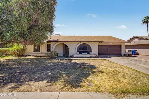 6029 W Desert Hills Dr, Glendale, AZ 85304