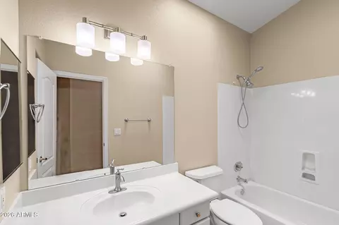 Bath - 908 E Mountain Sage Dr, Phoenix, AZ 85048 photo 5 of 5
