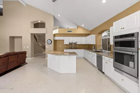 Kitchen - 908 E Mountain Sage Dr, Phoenix, AZ 85048 photo 5 of 5