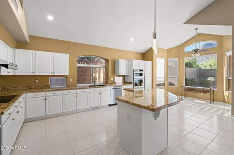 Kitchen - 908 E Mountain Sage Dr, Phoenix, AZ 85048 photo 1 of 5