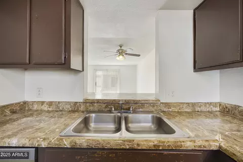 Kitchen - 2837 E Marconi Ave, Phoenix, AZ 85032 photo 2 of 8