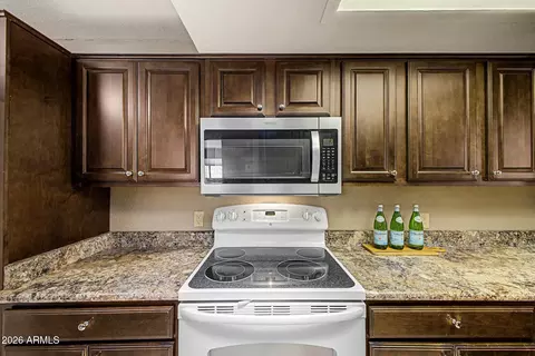 Kitchen - 463 S Olmo Cir, Apache Junction, AZ 85120 photo 4 of 4