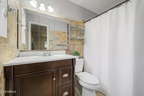 Bath - 463 S Olmo Cir, Apache Junction, AZ 85120 photo 1 of 3