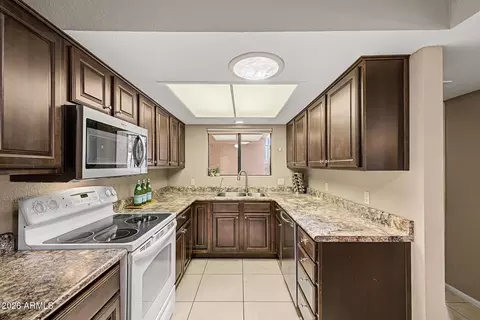 Kitchen - 463 S Olmo Cir, Apache Junction, AZ 85120 photo 2 of 4