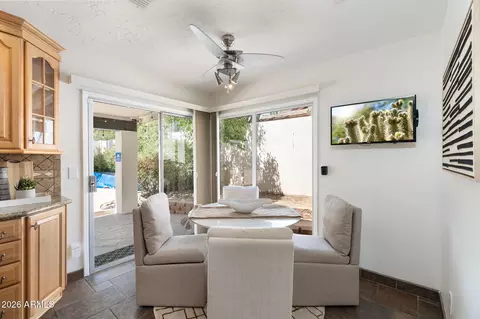 Dining - 2347 E Mescal St, Phoenix, AZ 85028 photo 5 of 5