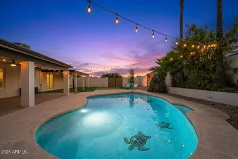 Exterior - 2347 E Mescal St, Phoenix, AZ 85028 photo 6 of 7