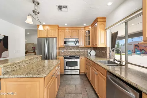 Kitchen - 2347 E Mescal St, Phoenix, AZ 85028 photo 2 of 3