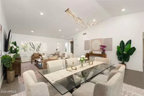 Dining - 2347 E Mescal St, Phoenix, AZ 85028 photo 2 of 5