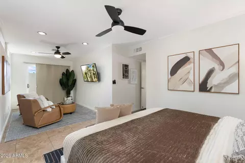 Bedroom - 2347 E Mescal St, Phoenix, AZ 85028 photo 1 of 5