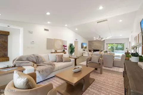 Living - 2347 E Mescal St, Phoenix, AZ 85028 photo 4 of 4