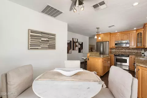 Dining - 2347 E Mescal St, Phoenix, AZ 85028 photo 4 of 5